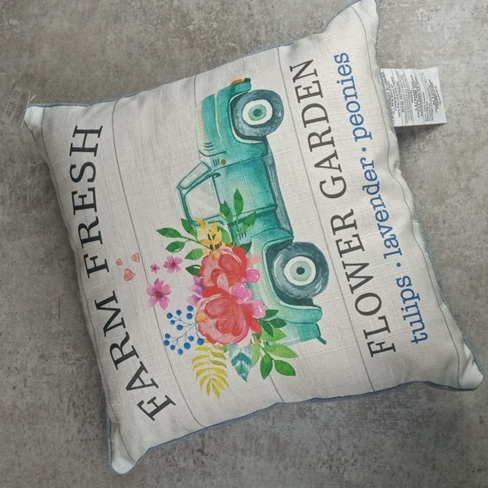 🚜🍒 Stratford Home Flower Garden Throw Pillow